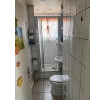 Wohnung in Hof: 2 Zimmer, Küche, Bad, Keller, Boden