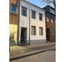 Einfamilienhaus im Zentrum von Grevenbroich 6 Zimmer mit Garten