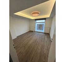 Untermieter Raum für Kosmetik, Massage, Nagelstudio in Salzburg - Freilassing