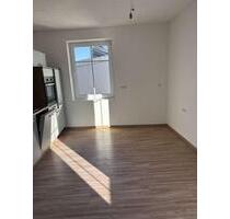 Neu renovierte 3-Zimmer-Wohnung mit großem Balkon und Einbauküche! - Schönberg