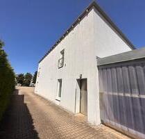 Kleine Gewerbeimmobilie - 800,00 EUR Kaltmiete, ca.  66,00 m² in Straubing (PLZ: 94315)