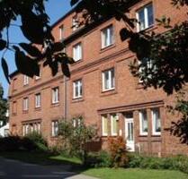 Ruhiger Altbau Innenstadtnähe - 549,00 EUR Kaltmiete, ca.  67,00 m² in Neubrandenburg (PLZ: 17033)