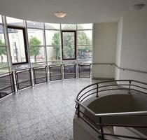 Ab dem 01.09.2024! Gepflegte Gewerbeeinheit mit 7 TG-Stlpl. in Lierenfeld - Düsseldorf Stadtbezirk 8