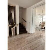 Modernes Einfamilienhaus mit Pool und Kamin in Brühl-West