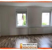 3-Zimmer-Wohnung mit BALKON und LAMINAT in bester Lage auf dem Planitzer Schlossberg zu vermieten! - Zwickau Neuplanitz