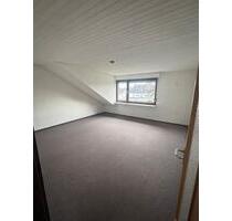 3-Zimmer-DG-Wohnung, 70 m², zentral & ruhig - Mönchengladbach Süd