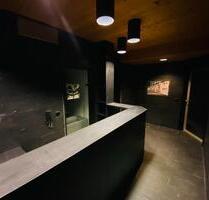 Empfangsbereich mit Büro Teeküche, WC, Briefkasten, Parkplatz - Ulm Söflingen