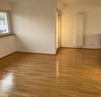 Helle 3-Zimmer-Wohnung mit Balkon - Ditzingen