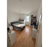 Helle 3-Zimmer- Altbauwohnung mit Balkon in Frankfurt Fechenheim - Frankfurt am Main