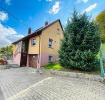 Familien-Haus Garage Gartenhaus Carport Stellplätze Garten - Kuchen