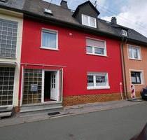 Haus mit zwei Garage zum vermiten - Teuschnitz