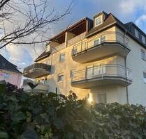 REMAX-Herrliche, lichtdurchflutete 2-Zimmerwohnung in Radebeul zu vermieten - Terrasse & Stellplatz