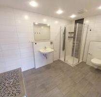 Heusweiler - zentr.Lage: geräumige, sanierte 3-ZKB (ca.76m²), 1.OG, AUFZUG IM HAUS!
