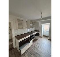 Frisch sanierte 2-Zimmer-DG-Wohnung(ca. 53m²) Bahnhofnah &zentral - Gemünden am Main