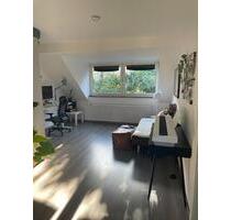 Helle 2-Zimmer Dachgeschosswohnung in Essen Südostviertel