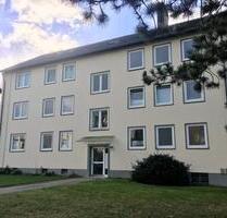 3-Zimmer-EG-Whg. mit kleinem Balkon, Übergabe ohne BödenTapeten - Velbert Velbert-Mitte