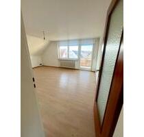 Charmante Dachgeschosswohnung mit Balkon in Stuttgart-Mühlhausen
