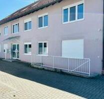Helle , großzgügige 90 m2 moderne Wohnung in Oberpleichfeld - Bergtheim