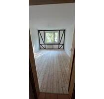 Frisch renoviert & sofort einziehen - 3 Zimmer mit EBK, Balkon - Zeitz