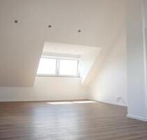 3-Zimmer Wohnung in Gerolfing Küche, Badewanne und Stellplatz - Ingolstadt