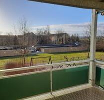 Gemütliche 2-Raum Wohnung mit großem Süd-Balkon, auf Wunsch mit Einbauküche - Chemnitz Altendorf