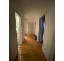 drei Zimmerwohnung im 3.OG mit Einbauküche und Balkon - Geesthacht