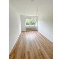 Erdgeschosswohnung frisch renoviertes 3-Zimmer-Zuhause mit Balkon - Gütersloh