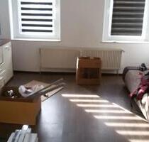 Schöne helle 2 Zi. 55 qm EG-Wohnung ab Nov. frei nur 300 € kalt - Oelsnitz (Erzgebirge)