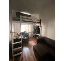WG Zimmer in Friedrichshain - 330,00 EUR Kaltmiete, ca.  10,00 m² in Berlin (PLZ: 10437) Pankow