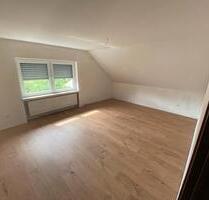 Dachgeschoss Wohnung 100qm mit Balkon - Etzbach