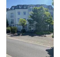 2 Zimmer Dachgeschosswohnung mit Balkon, Einbauküche & Tiefgarage - Neuss Augustinusviertel
