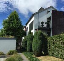 Wohnen im Architektenhaus - 800,00 EUR Kaltmiete, ca.  98,00 m² in Salzweg (PLZ: 94121)