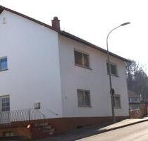 Zweifamilienhaus mit großem Garten ideal für Familien Anleger - Contwig