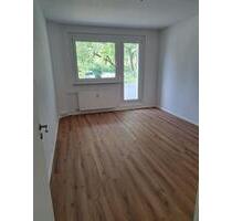 2,5-Raum Wohnung mit Balkon als Erstbezug nach Renovierung - Halle (Saale) Silberhöhe
