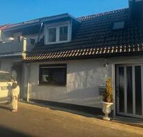 Zu vermieten Freistehendes Haus mit zwei Einheiten in Schaafheim - Rodgau