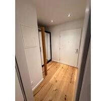 (Vermitung) Möbliertes 1,5 Zimmer Design-Apartment mit Garten - München Moosach