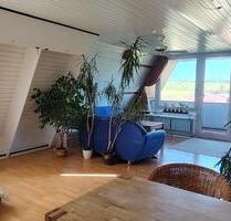Schöne und helle Dachgeschosswohnung mit toller Aussicht - Leutenbach