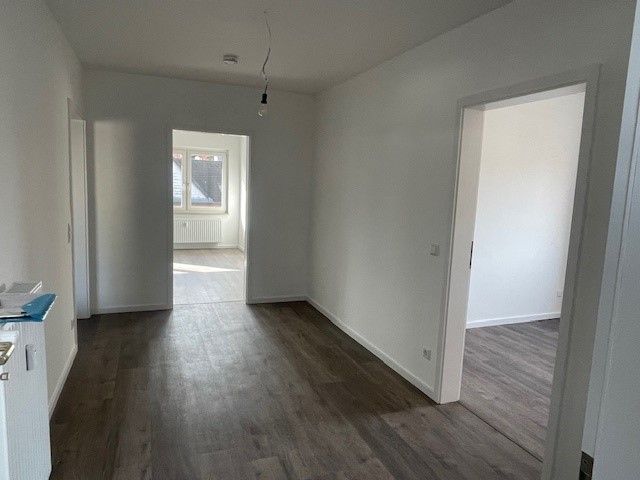Geräumige, attraktiv renovierte 4- Zimmer Wohnung in Immensen - Lehrte