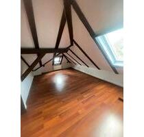 Wohnung im Zentrum von Marburg - 800,00 EUR Kaltmiete, ca.  80,00 m² in Marburg (PLZ: 35037)
