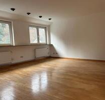 Schöne Dachgeschosswohnung ohne Dachschrägen - Uslar