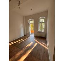 Sanierte 2-Raum-Altbauwohnung mit Küche und 2 Balkonen - Dresden Neustadt