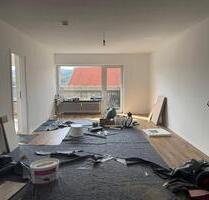 *Erstbezug nach Teilsanierung* Lichtdurchflutete 3-Zimmerwohnung mit EBK und Balkon - Königstein im Taunus