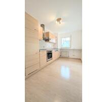 Großzügige 2-Zimmer-Whg! Innenstadtlage! Mit Loggia und TG-Stellplatz! Sofort frei! - Bayreuth Meyernberg