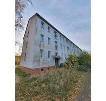 sehr großes Mehrfamilienhaus mit riesen Grundstück und Garagen - Seehausen (Altmark)