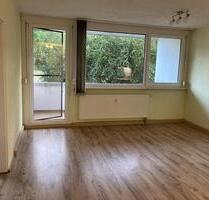 Vollständig renovierte Wohnung mit vier Zimmern sowie Balkon und EBK in EislingenFils - Eislingen (Fils)