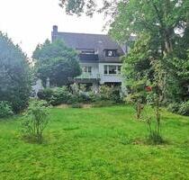 Eigentumswohnung mit großem Garten & Doppelgarage in Essen