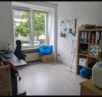 3 Zimmer Wohnung mit Terrasse - 790,00 EUR Kaltmiete, ca.  75,00 m² in Hannover (PLZ: 30419) Herrenhausen-Stöcken