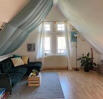 Zwischenmiete: helle Dachgeschosswohnung im Herzen von Erfurt
