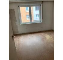 Renovierungsbedürfte 3-Zimmer-Wohnung (ZWEI Monate mietfrei) - Würzburg Sanderau