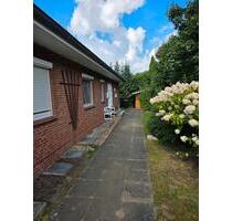 Dachgeschosswohnung mit Gartenhütte und Garage in svd - Schneverdingen